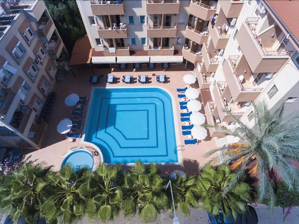 Helios Hotel Side Exterior foto